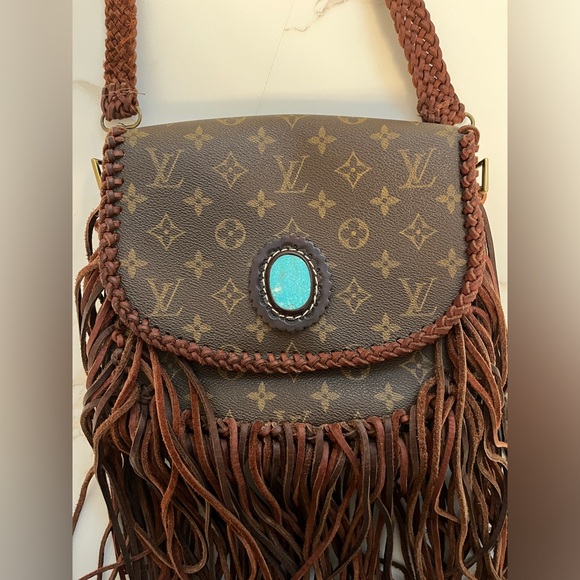 Louis Vuitton Handbags - Authentic LV bag from vintage boho bags. It’s called the World Traveller.